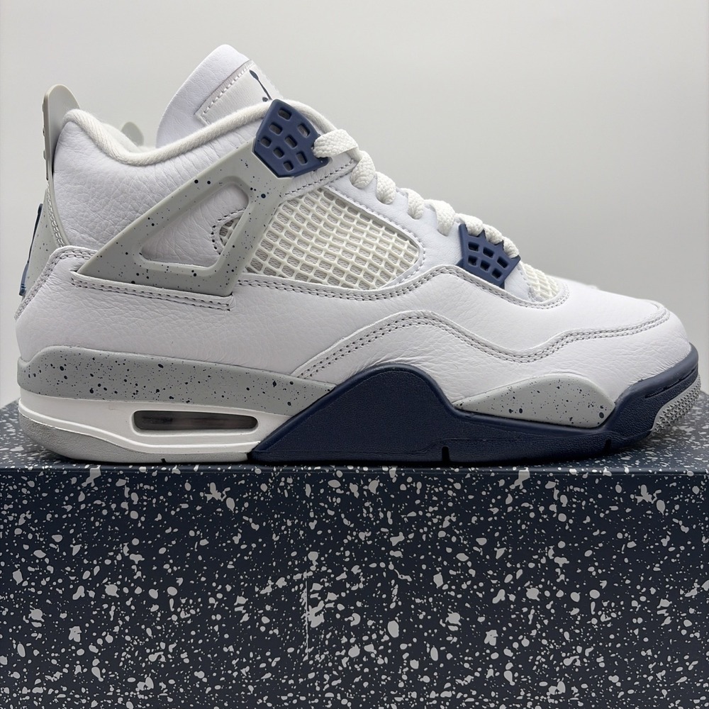 Size 9.5 - Jordan 4 Retro Mid Midnight Navy (DH6927-140)